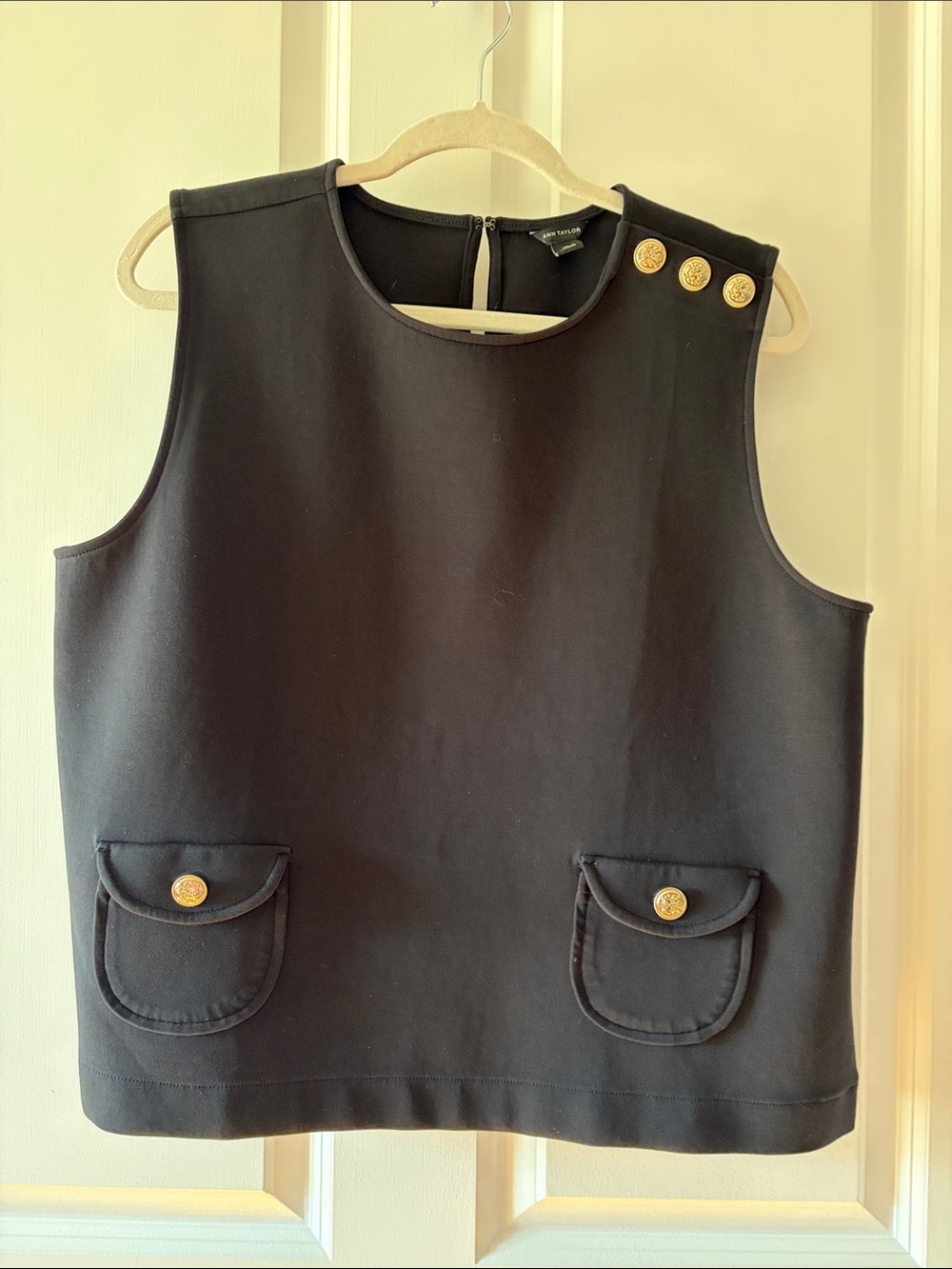 Black Sleeveless Ann Taylor Pocket Top with Gold Buttons Size XL